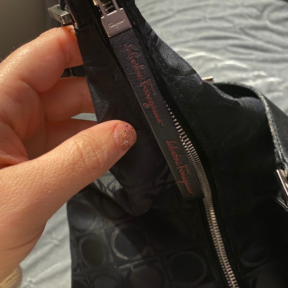 Salvatore Ferragamo Large Hobo Bag - Picture 6 of 6